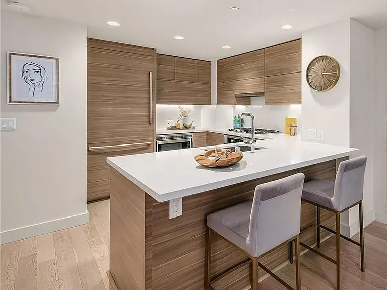 583 Battery St #1708 — Photo 2