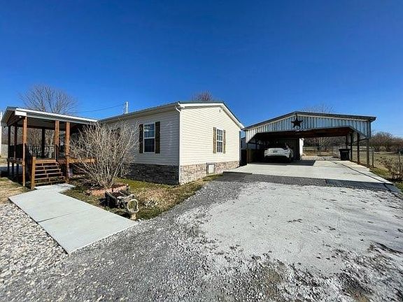 4th image of 4053 Blake Ln