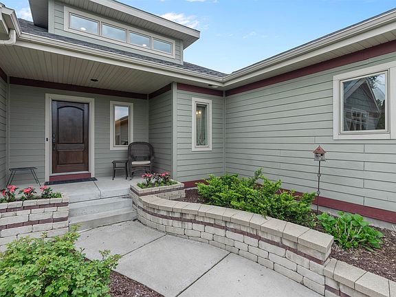 2nd image of 105 Harmony Dr