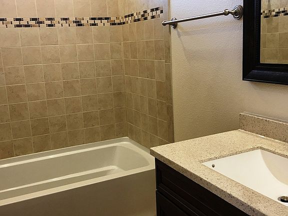 3rd image of 5079 Orinda Ave