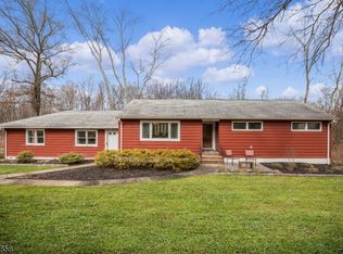 298 Meyersville Rd, Gillette, NJ 07933