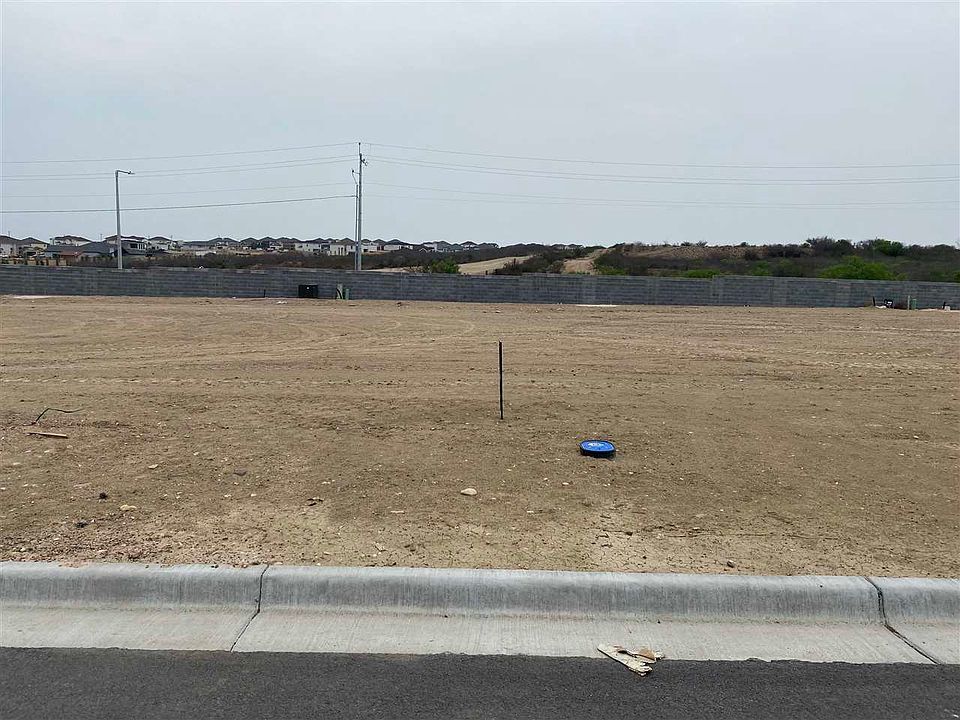 1st image of 413 Placita Dr