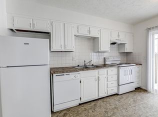 1301 1/2 N Hershey Rd #09D696853, Bloomington, IL 61704