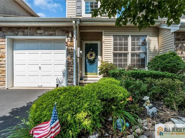 3 Silcox Pl, Somerset, NJ 08873