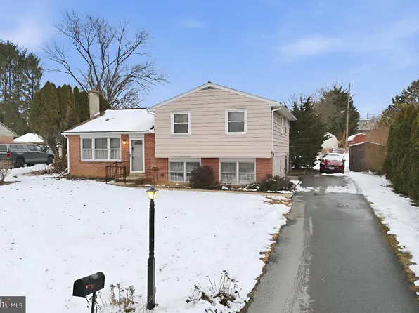 51 Glen Oaks Dr, Lancaster, PA 17603