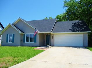 1012 Chestnut St, Bonham, TX 75418