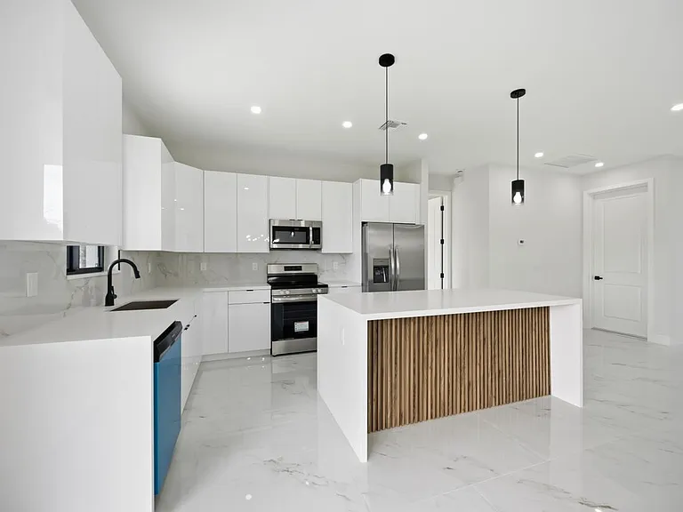 1299 Barton Ave — Photo 14