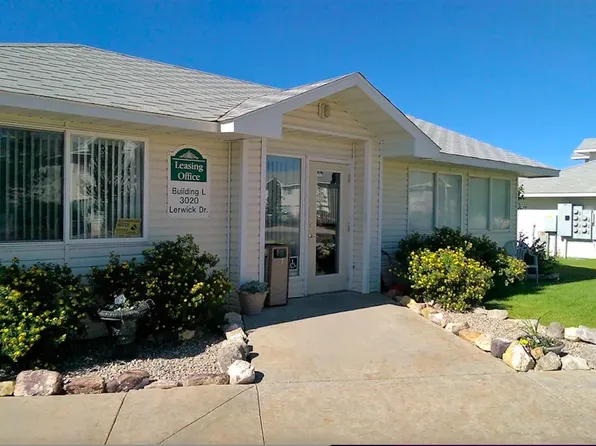 Shandon Park Apartments, 3020 Lerwick Dr, Rawlins, WY 82301