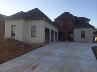 136 Lake Village Dr, Madison, MS 39110