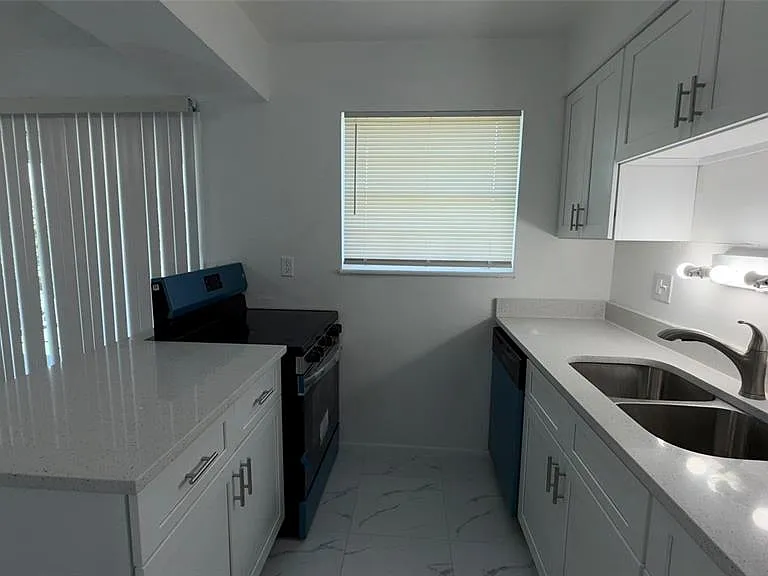 5325 Curry Ford Rd #D206 — Photo 9