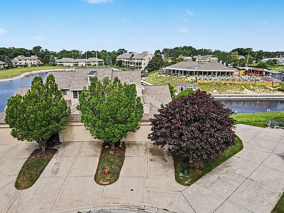 4th image of 1410 E Harbour Towne Cir #12