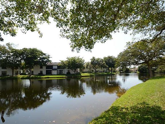 3rd image of 3441 Cocoplum Cir #3421