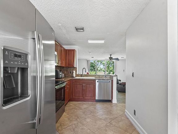 3rd image of 7127 WOODMONT Way #7127