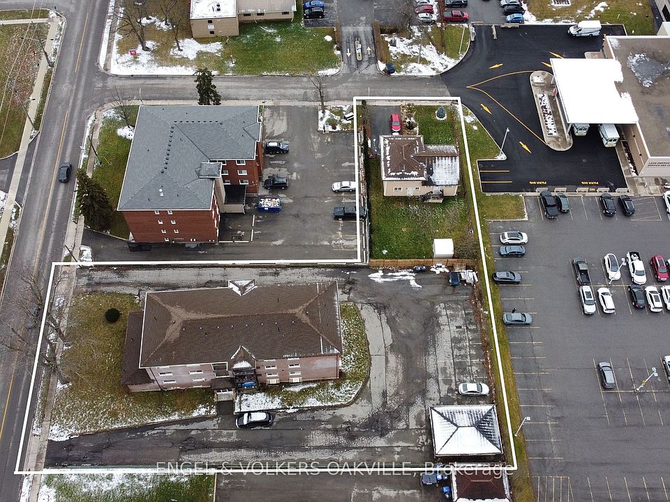 2nd image of 141 Plymouth Rd