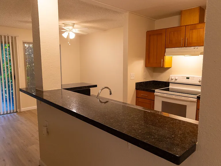 Willow Creek Apartments — Photo 13