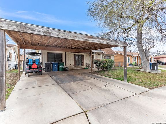 3rd image of 3203 COCONINO DR