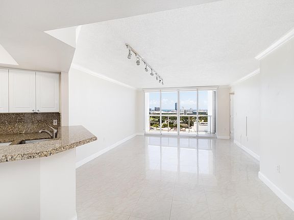 3rd image of 1800 Sunset Harbour Dr #1801