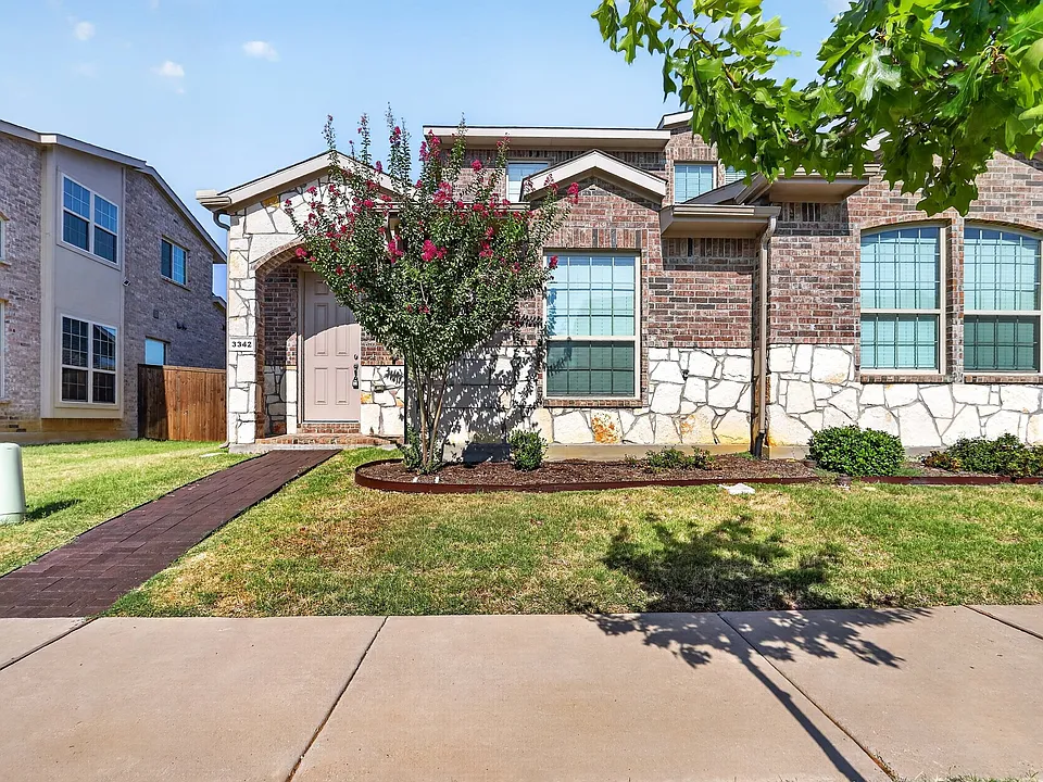 3342 Solana Cir