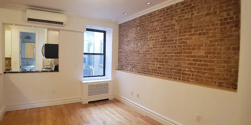 Rented by CitySites Real Estate Group | media 15