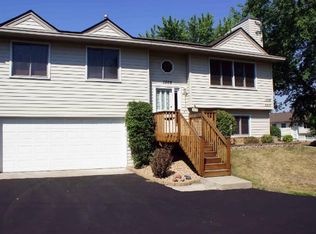 1308 Deercliff Ln, Eagan, MN 55123