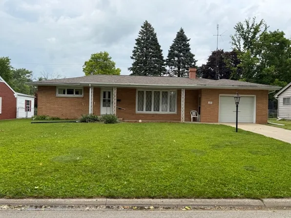 206 Sherwood Way, Bloomington, IL 61701