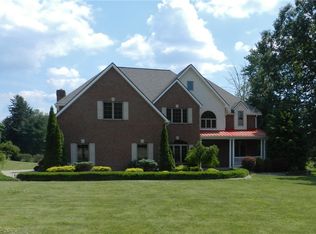 107 Scott Dr, New Castle, PA