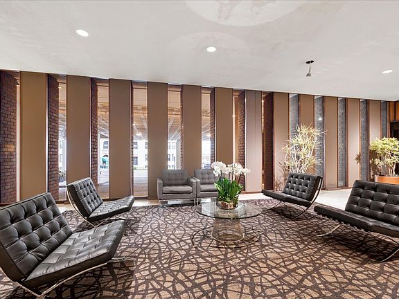 5th image of 6033 N Sheridan Rd APT 34M