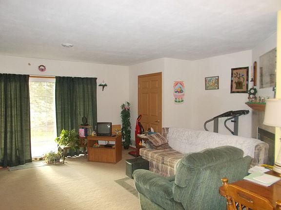 2nd image of 610 Shepherds Dr Unit 4
