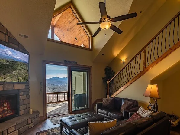 462 Penny Ln, Banner Elk, NC 28604