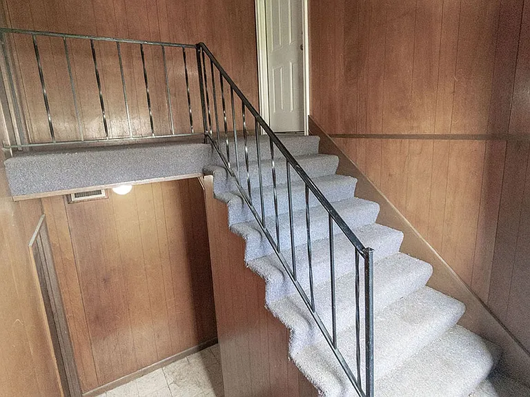 1804 Sylvan Ln — Photo 2