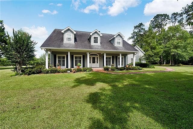 1st image of 8 Green Hills Dr