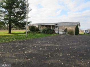 1762 Lebanon Rd, Manheim, PA 17545