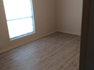 412 Fisher St, West Columbia, TX 77486