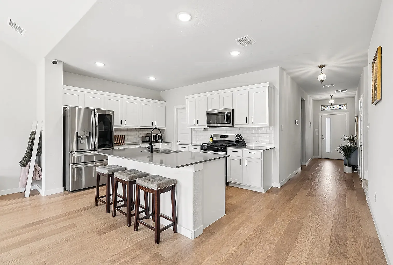 2123 Pedigree Ln — Photo 3