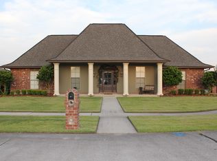 277 Lake Penchant Ct, Houma, LA 70360
