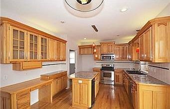 5th image of 1212 Pleasant Hill Dr