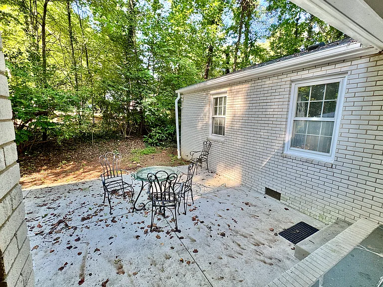 303 Kirk Rd — Photo 14