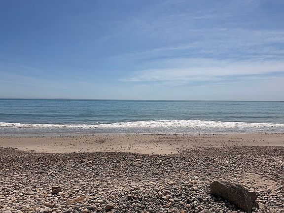 5th image of 49 East Beach Rd