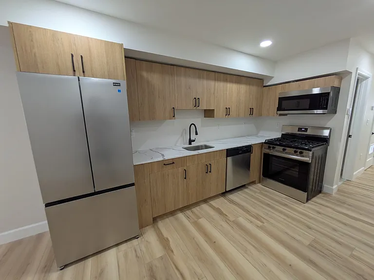 44 Warner St #6B — Photo 1