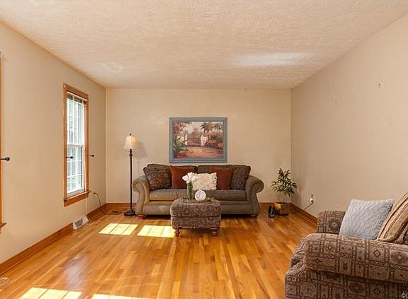 4th image of 7354 Burnett Field Dr