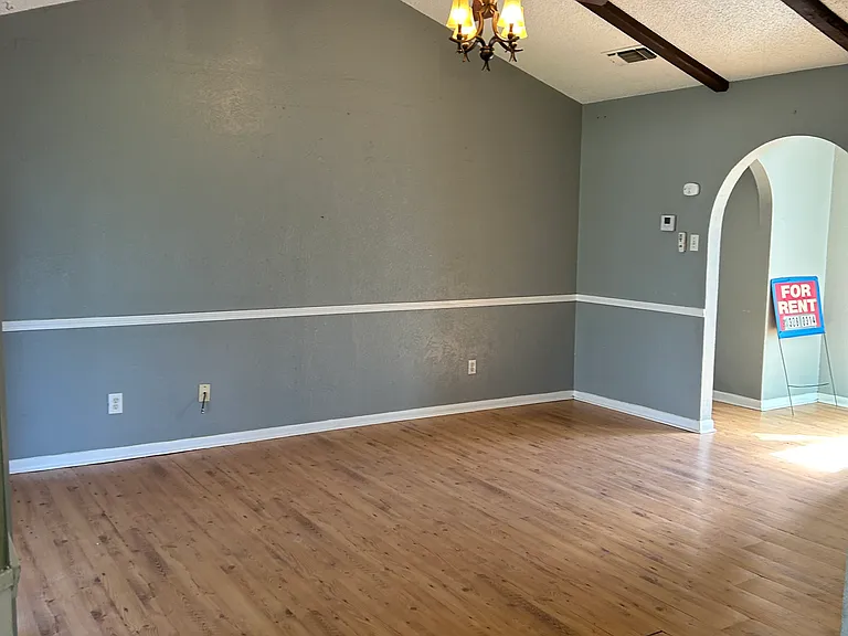 6045 Hillcrest Dr — Photo 5