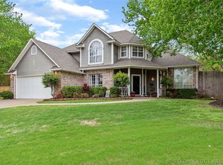 2208 Park Cir, Muskogee, OK 74403