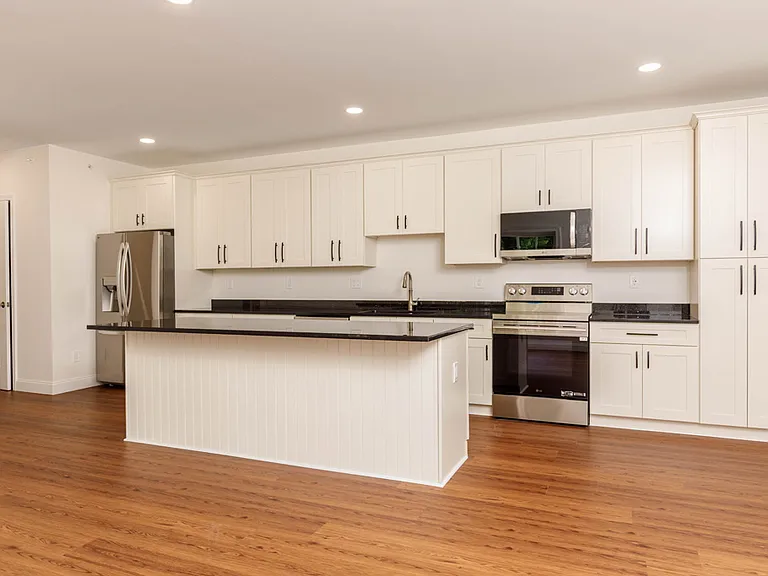 150 State Rd E #9 — Photo 1