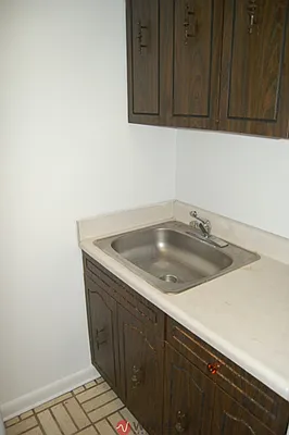 Rented by Wave Real Estate Group | media 17