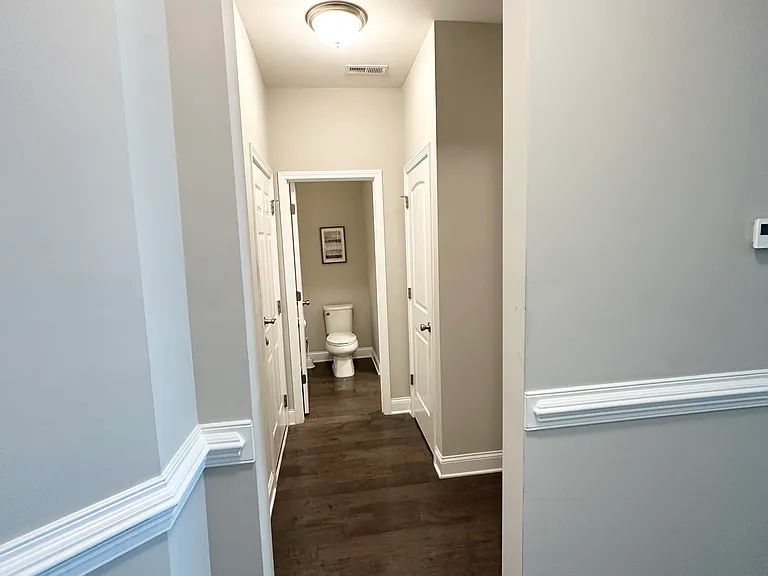 304 Fenella Dr — Photo 7