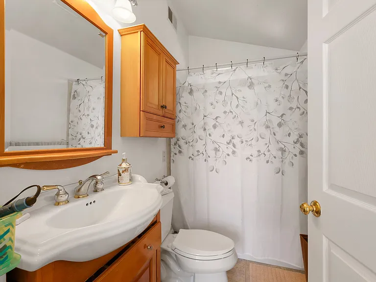 10262 Sierra Hwy — Photo 6