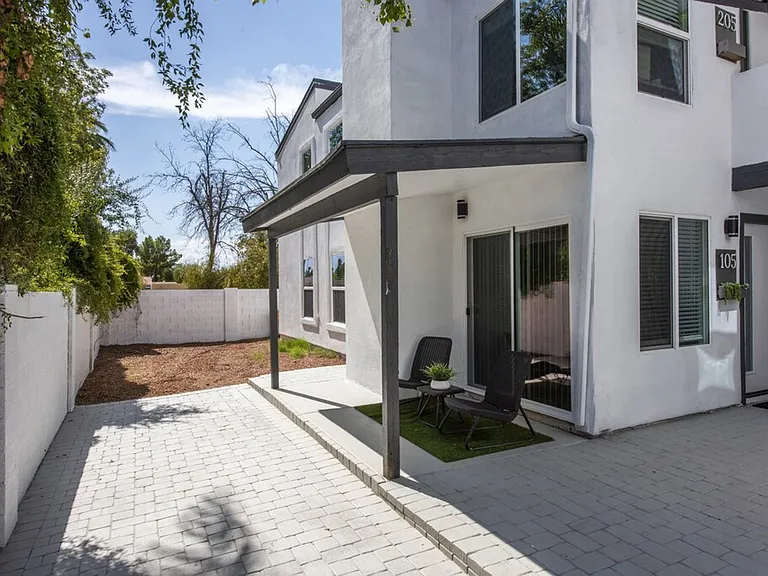 3111 E Clarendon Ave — Photo 21