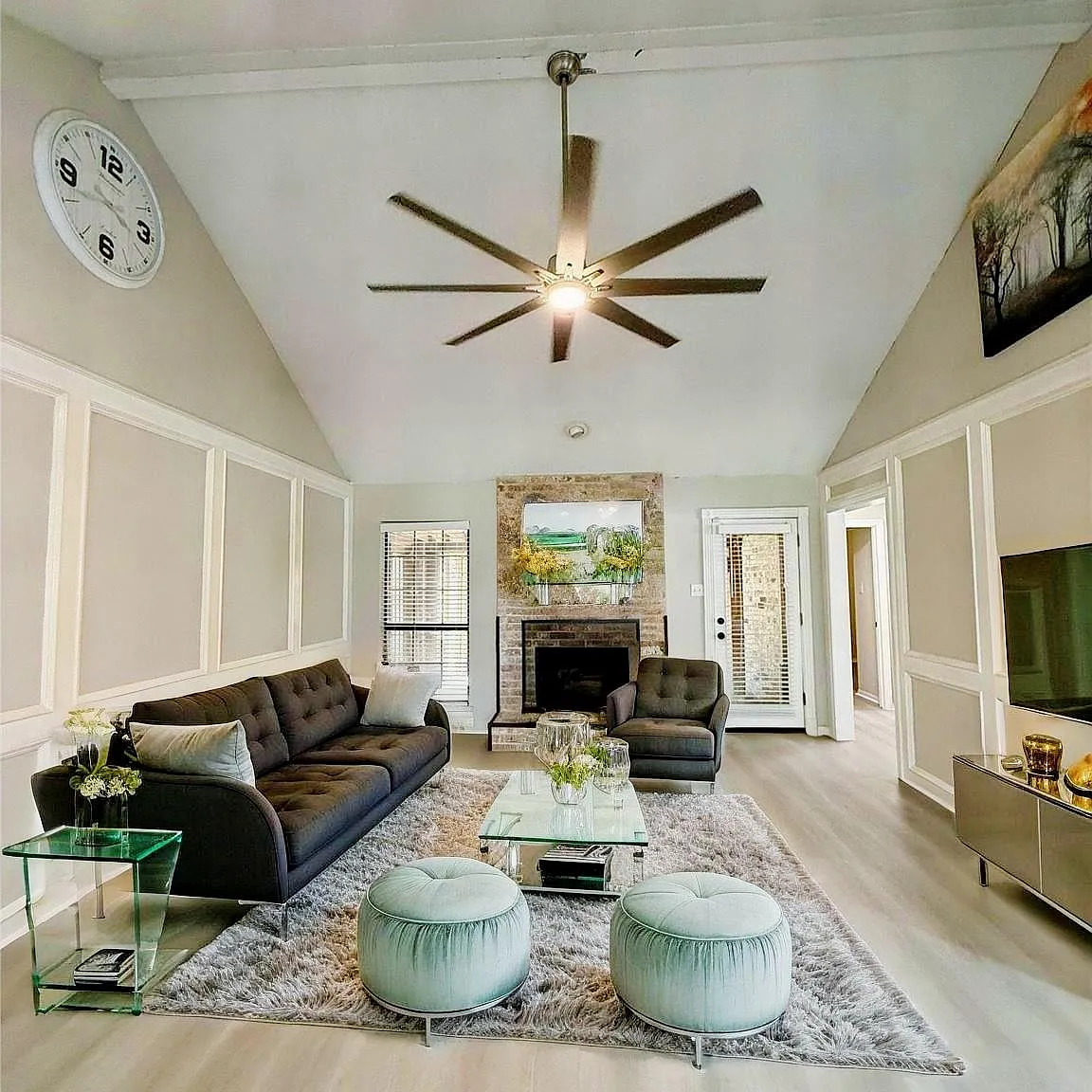 4 bed, 2.0 bath, 1882 sqft, $2,200 — Photo 1