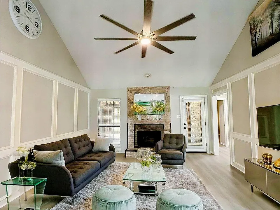 1042 Cascade Creek Dr