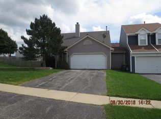 71 E Honeysuckle Dr, Round Lake Beach, IL 60073